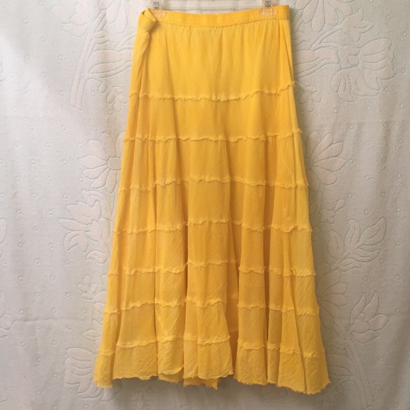 Yellow skirt - Picture 2 of 8